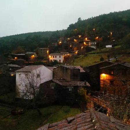 Casa Da Carvalha אכסניה לאוסה