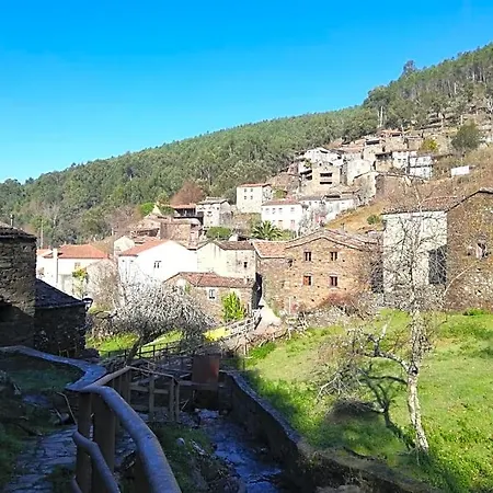 Alojamento de Turismo Selvagem Casa Da Carvalha *