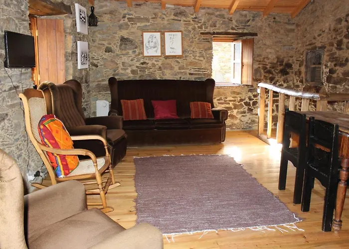 Casa Da Carvalha Деревянный коттедж *